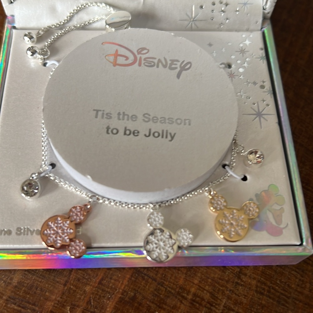 Disney Mickey Ear w/ Snow Flakes and Crystal Accents Bolo Bracelet - NWT - Picture 2 of 6